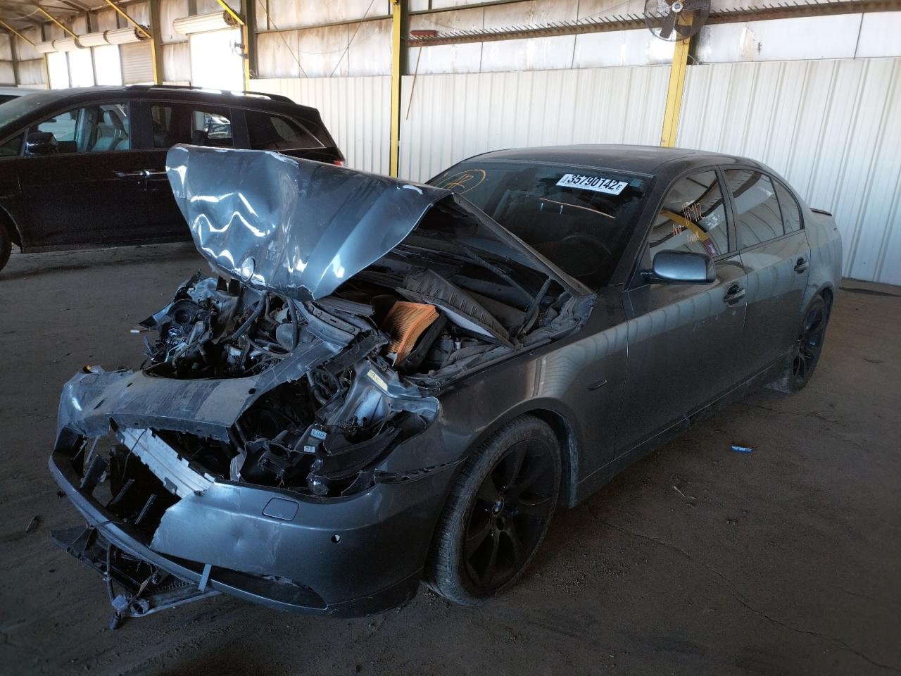 Photo 2 from auction – 2005 BMW 545 I with VIN WBANB33535B089175