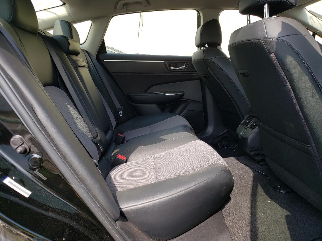 Photo 6 from auction – 2018 HONDA CLARITY with VIN JHMZC5F19JC014053