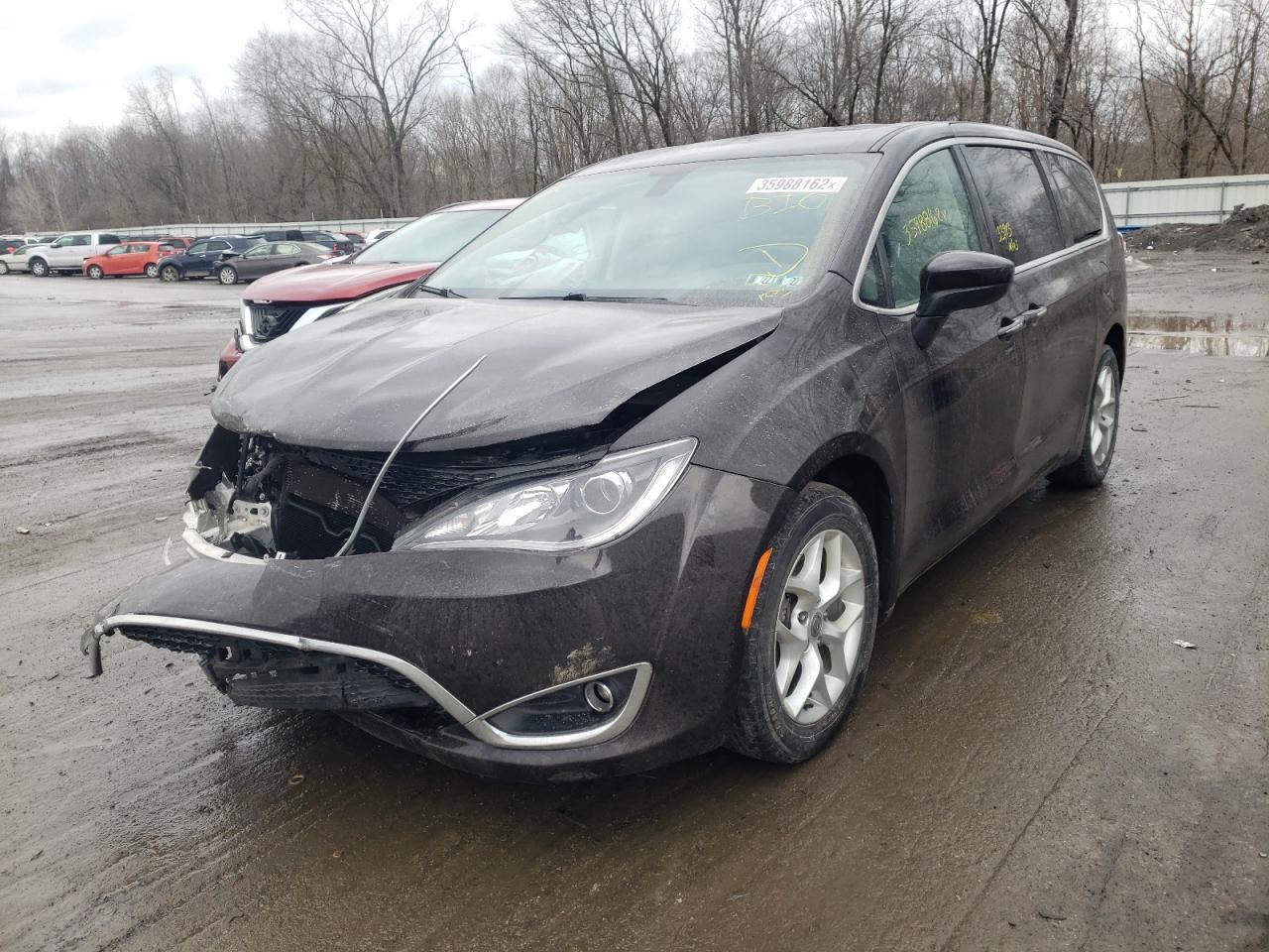 Photo 2 from auction – 2017 CHRYSLER PACIFICA T with VIN 2C4RC1BG7HR844570