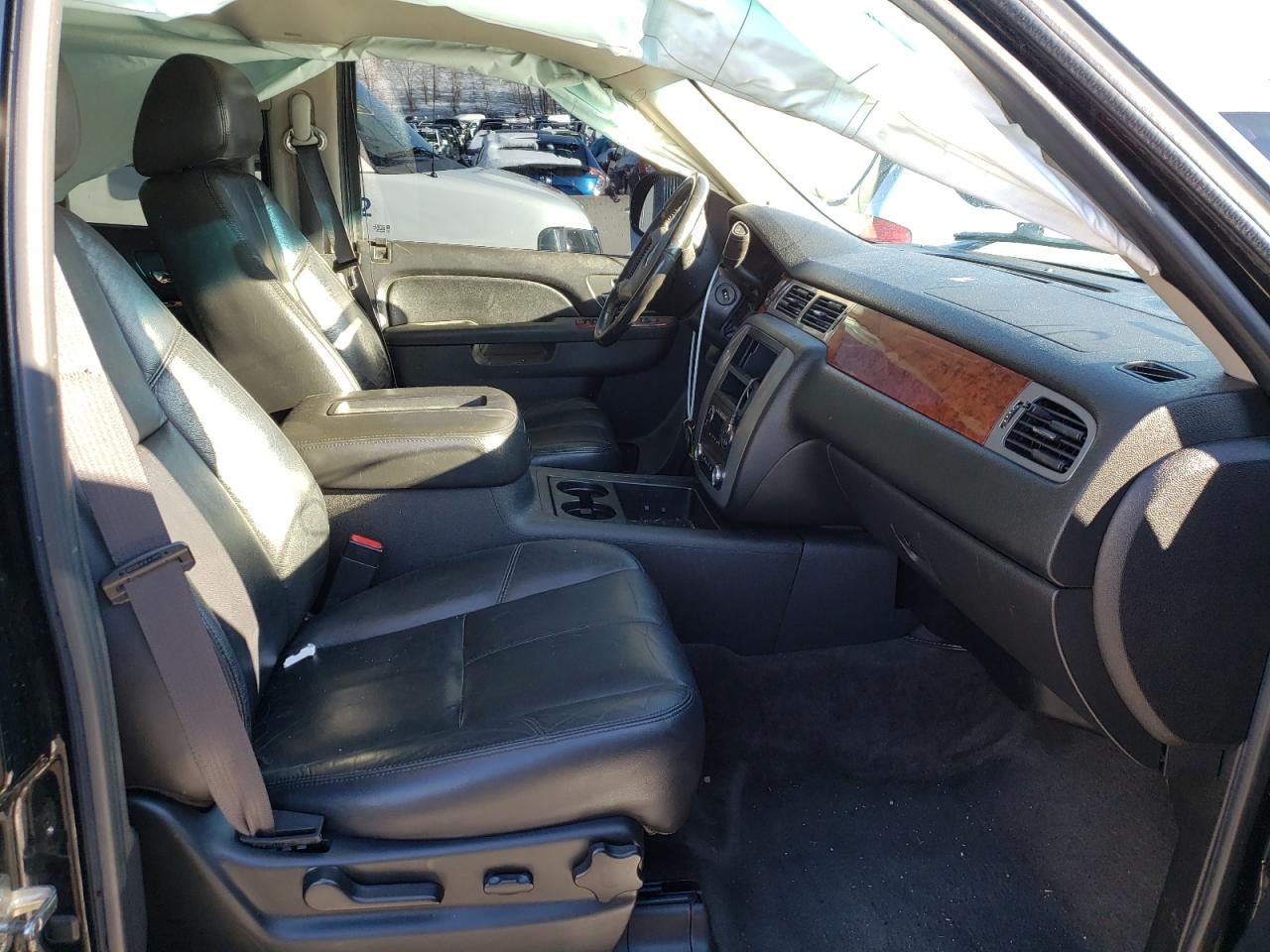 Photo 5 from auction – 2011 GMC YUKON XL K with VIN 1GKS2KE36BR257751