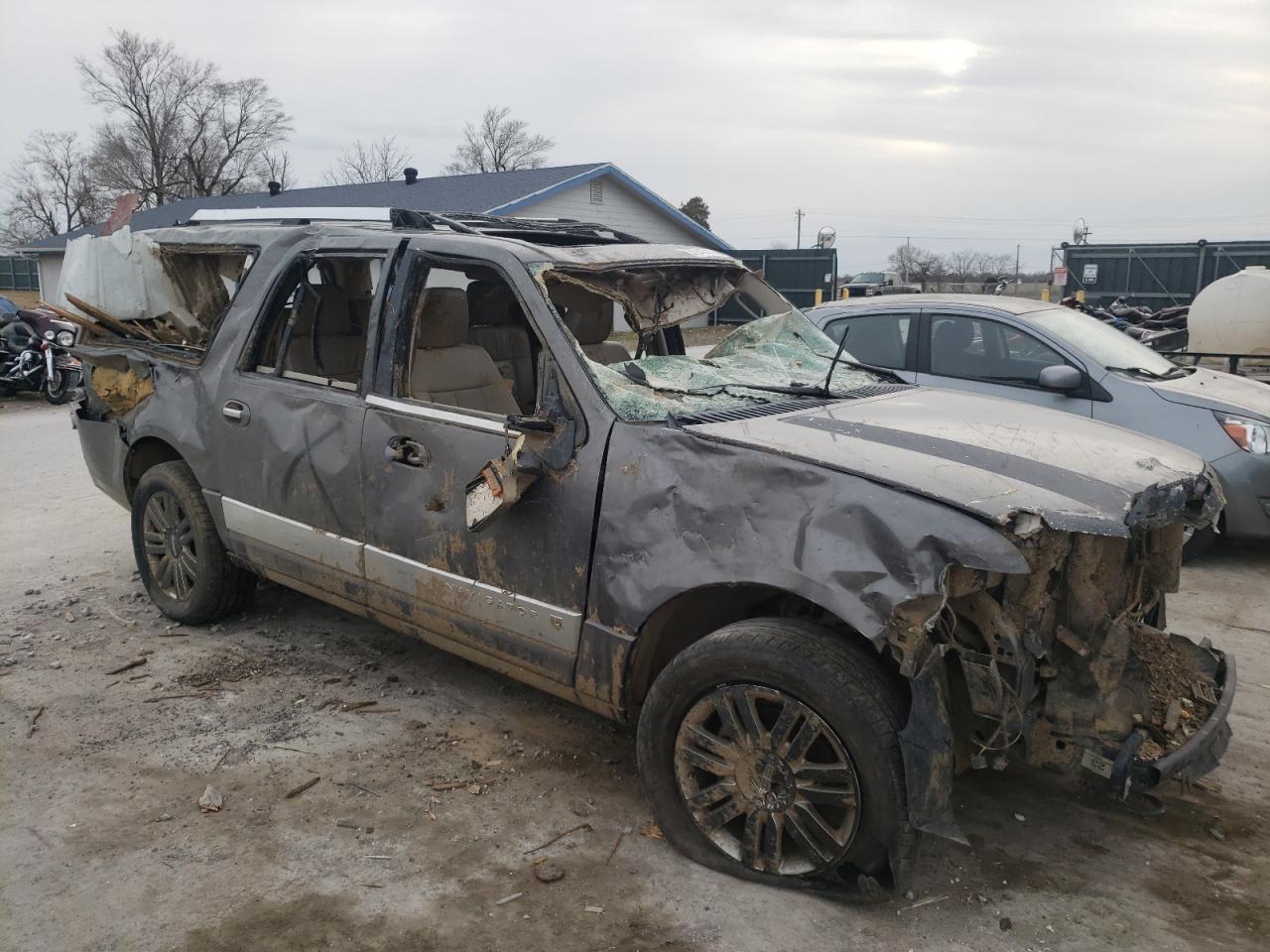 Photo 9 from auction – 2010 LINCOLN NAVIGATOR with VIN 5LMJJ3J59AEJ04853