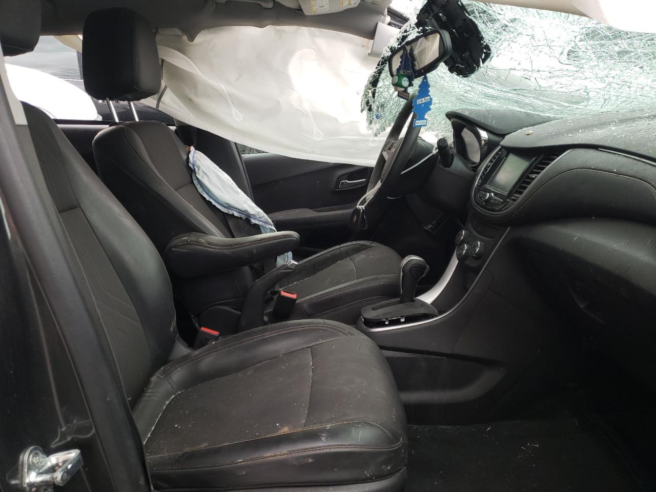 Photo 5 from auction – 2017 CHEVROLET TRAX 1LT with VIN KL7CJLSB3HB162258