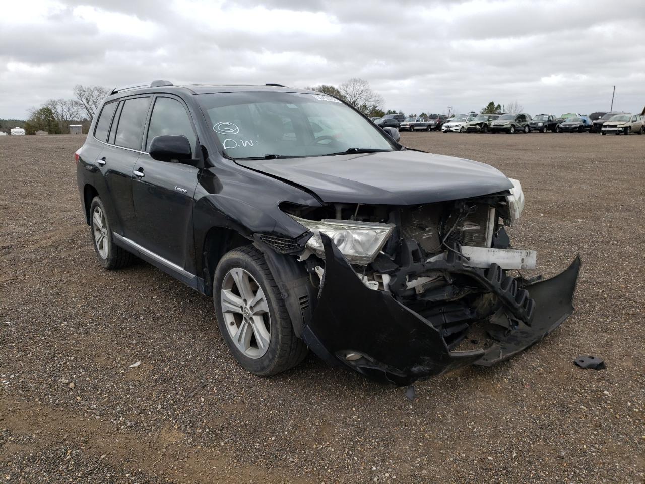TOYOTA HIGHLANDER 2013 مع رقم تعريف المركبة 5TDYK3EH4DS096022 - صورة من المزاد