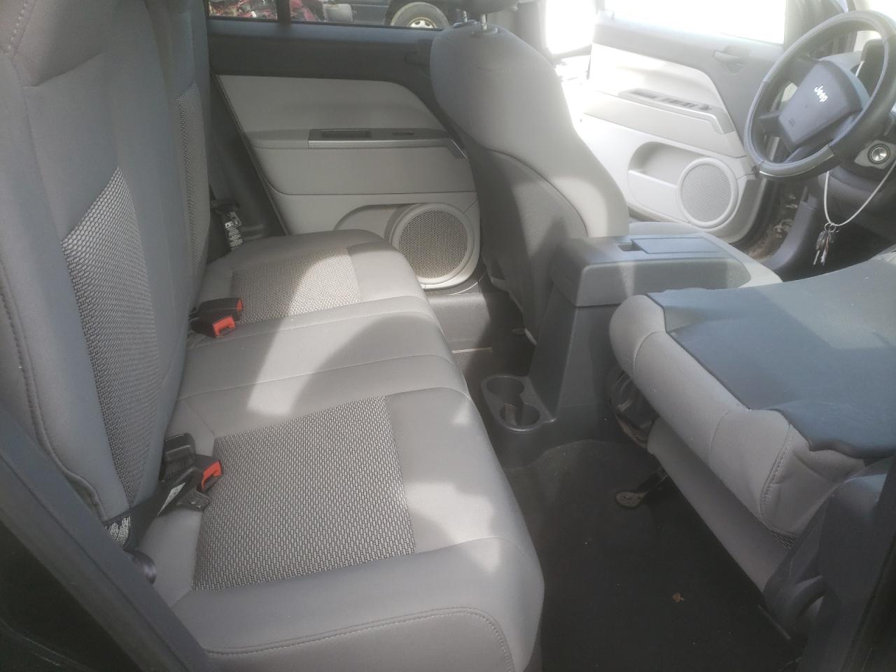 Photo 6 from auction – 2007 JEEP COMPASS with VIN 1J8FF47WX7D136593