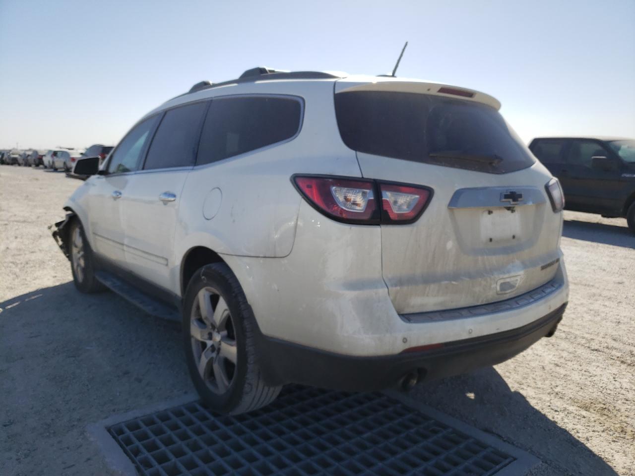 Photo 3 from auction – 2016 CHEVROLET TRAVERSE L with VIN 1GNKRJKD1GJ317964