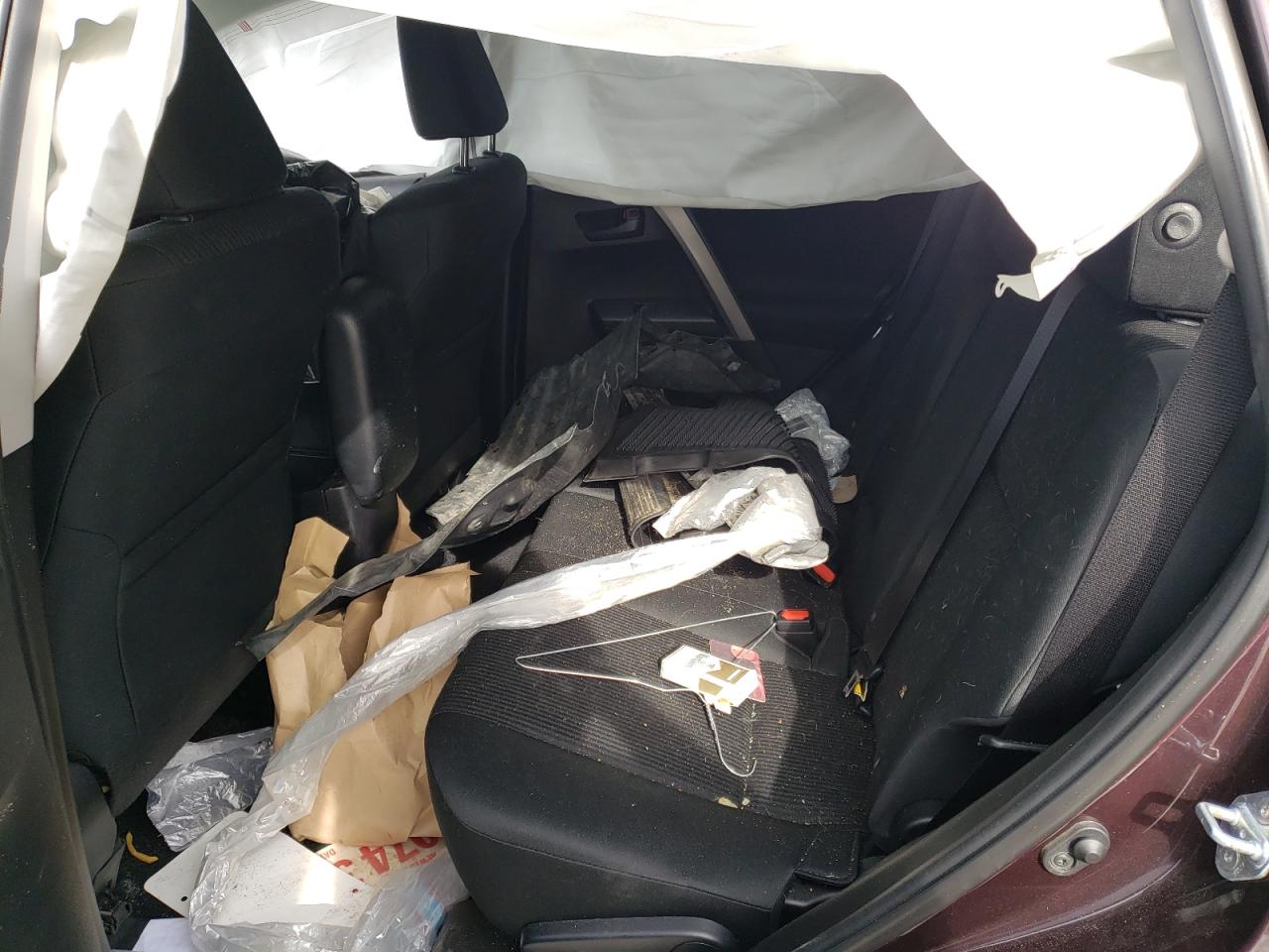 Photo 6 from auction – 2018 TOYOTA RAV4 LE with VIN 2T3BFREV0JW784130