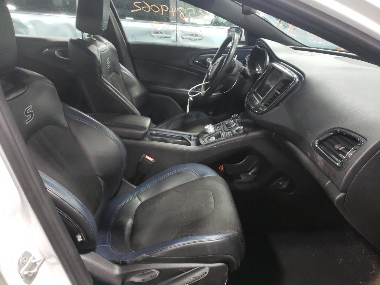 Photo 5 from auction – 2015 CHRYSLER 200 S with VIN 1C3CCCDG8FN674023