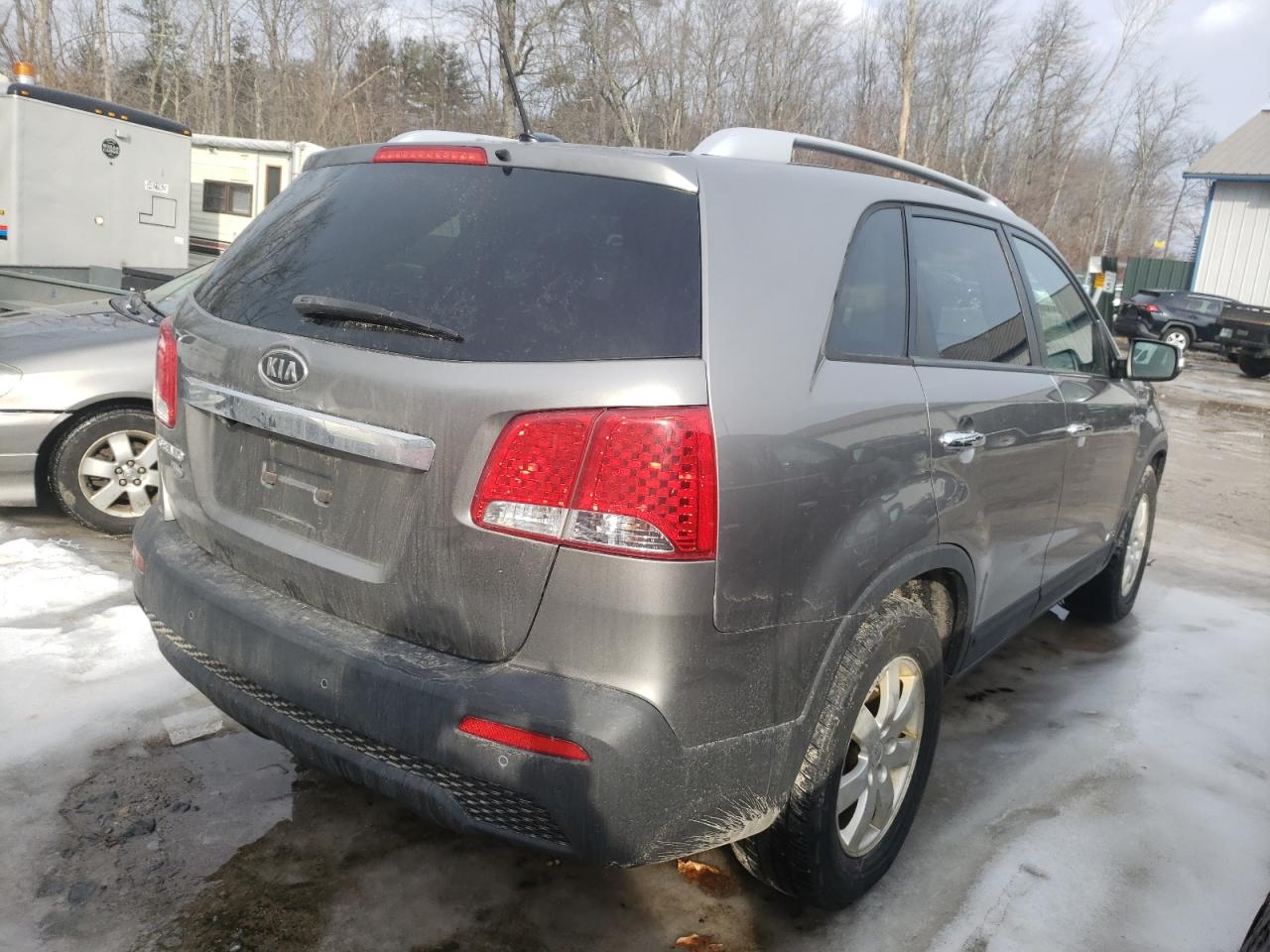 Photo 4 from auction – 2011 KIA SORENTO BA with VIN 5XYKTDA13BG060298