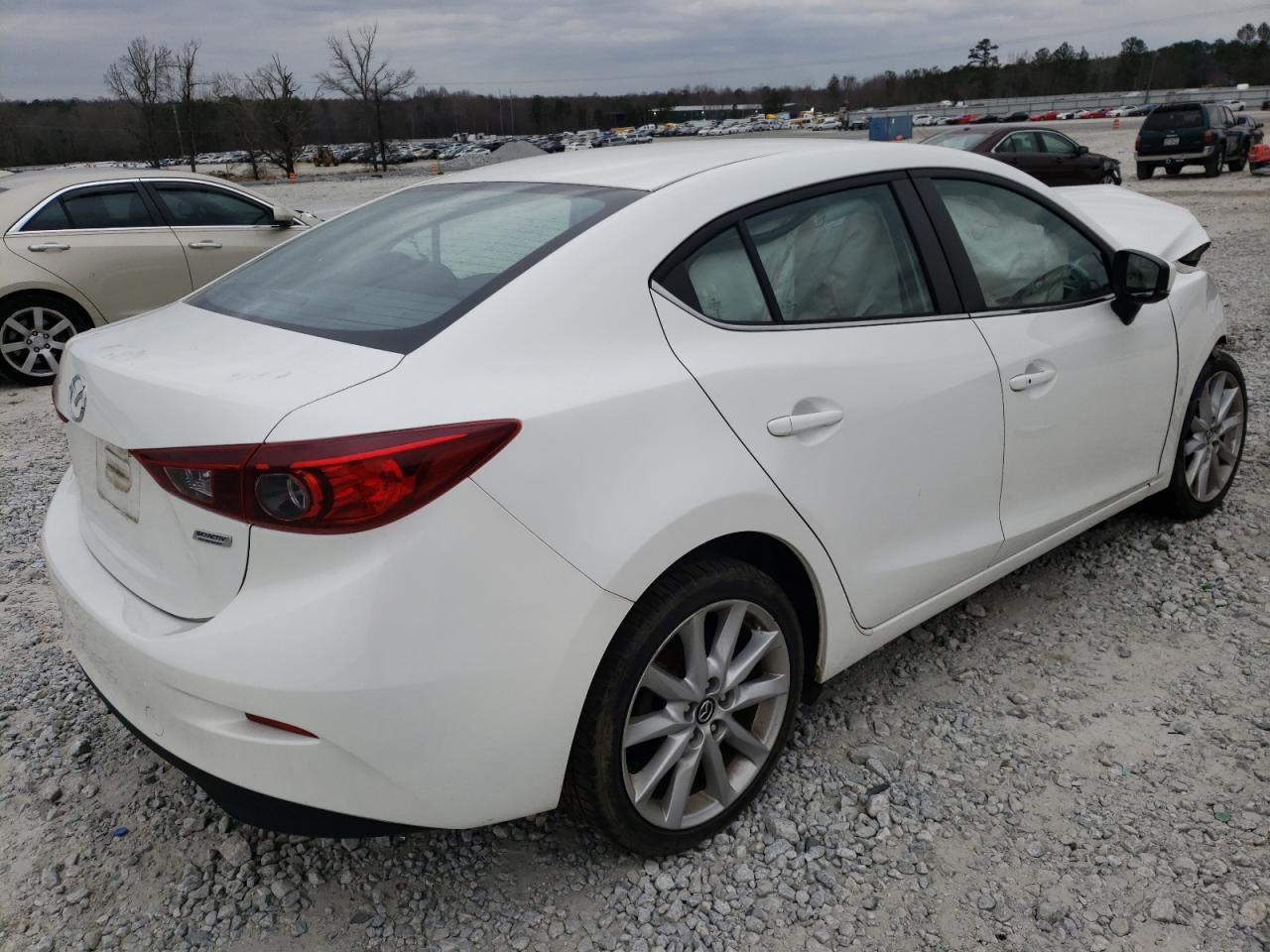 Photo 4 from auction – 2017 MAZDA 3 TOURING with VIN JM1BN1V77H1106148