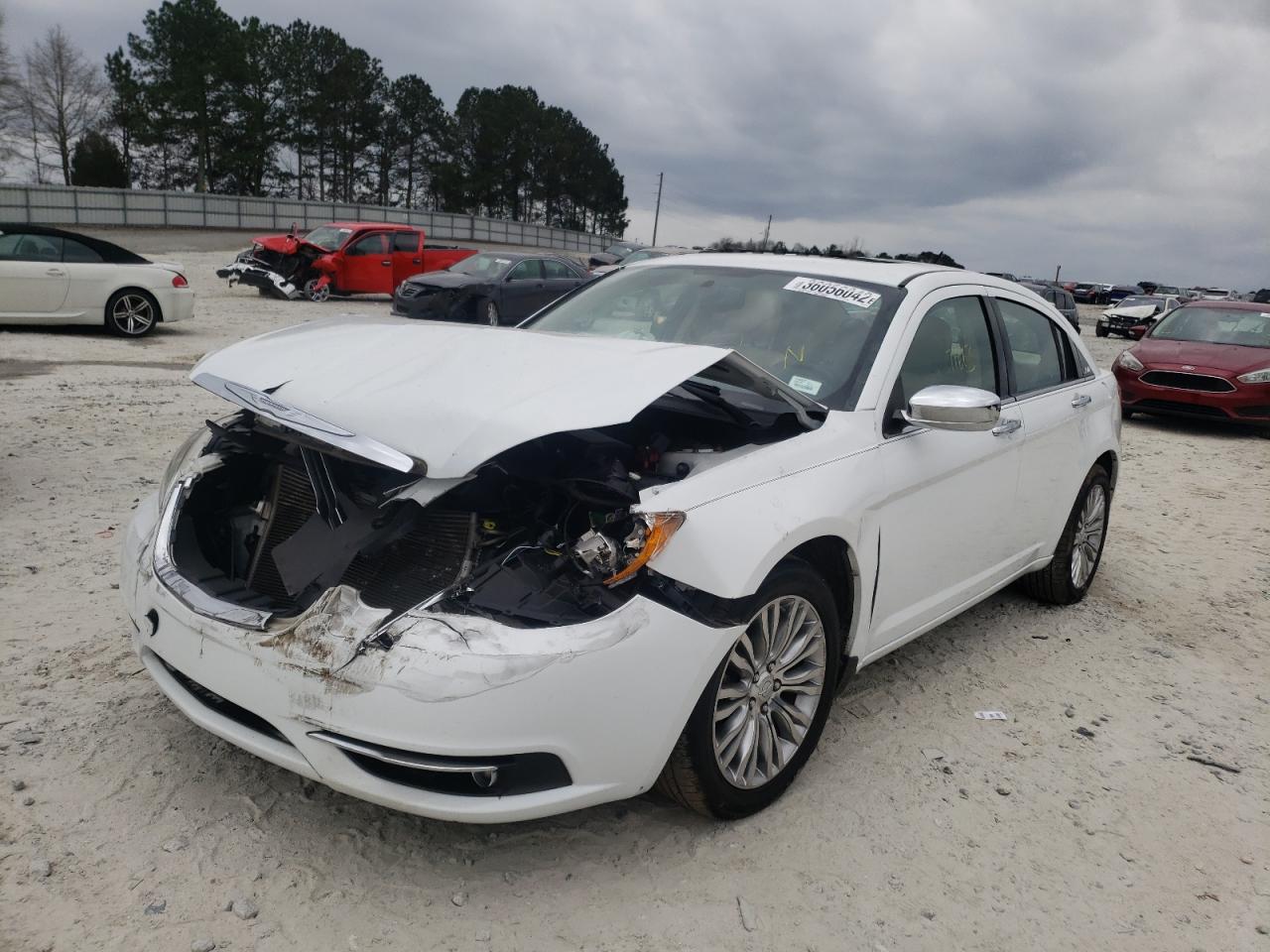 Photo 2 from auction – 2013 CHRYSLER 200 LIMITE with VIN 1C3CCBCG5DN503710