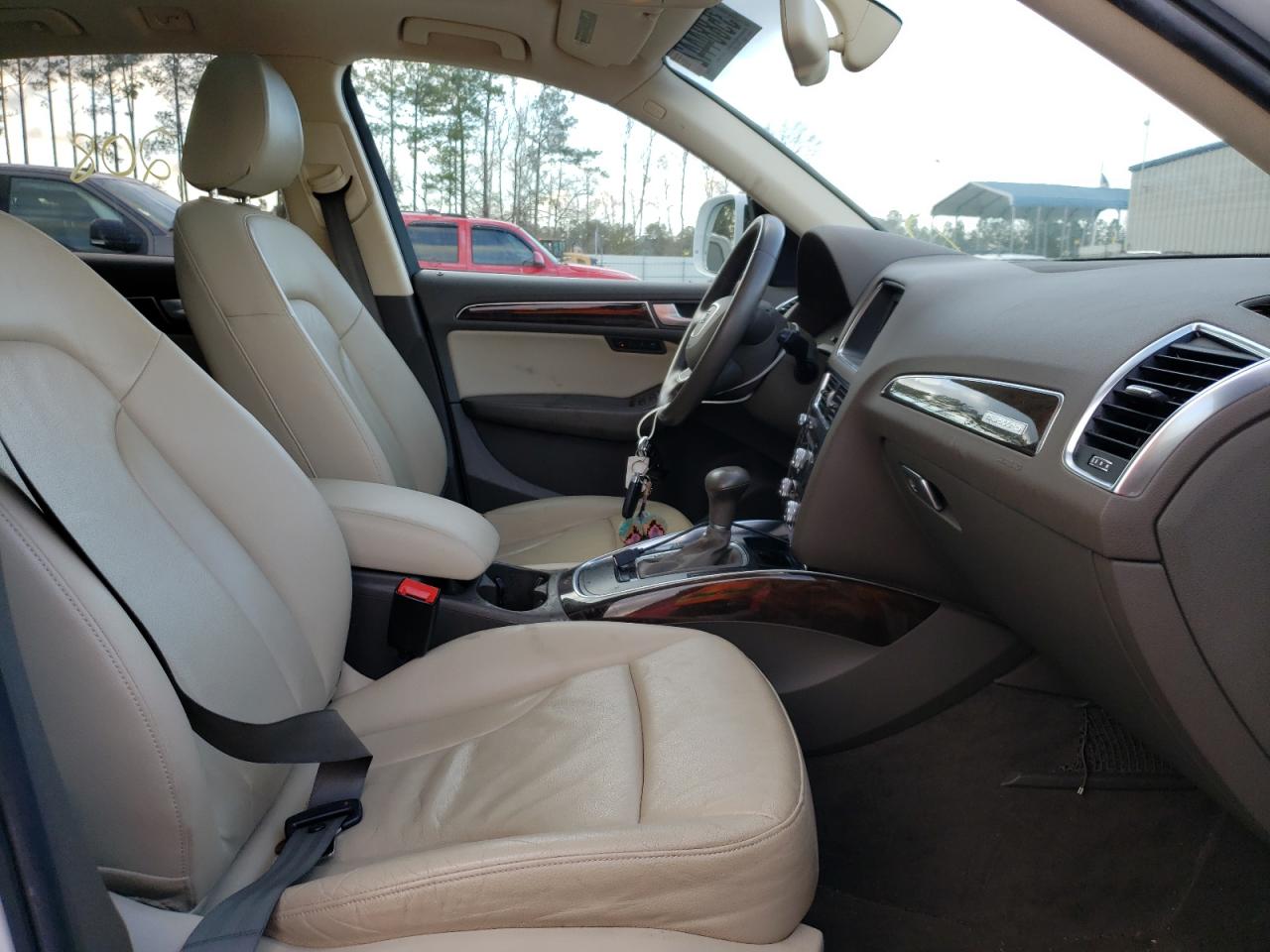 Photo 5 from auction – 2014 AUDI Q5 PREMIUM with VIN WA1LFAFP4EA039756