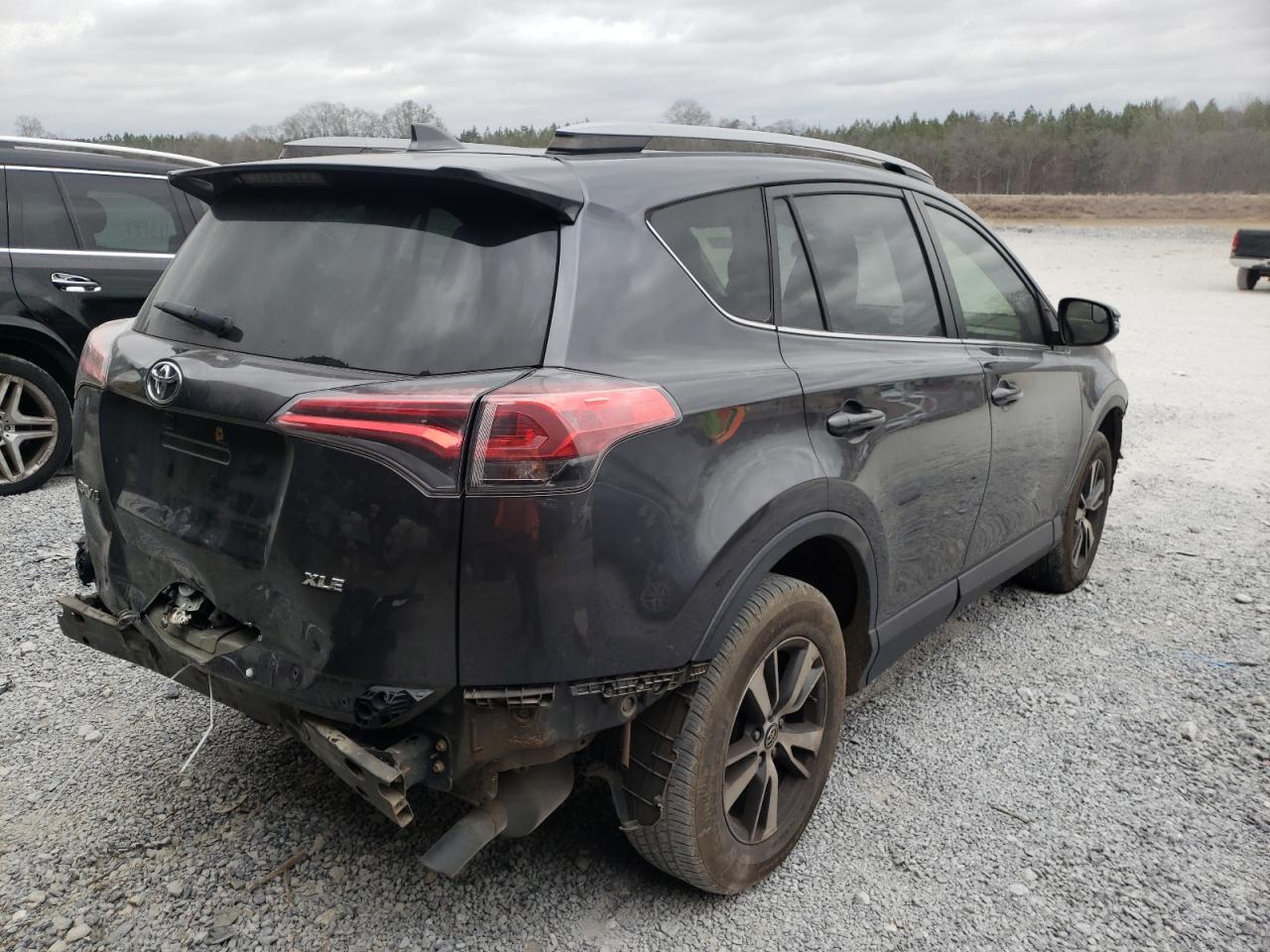 Photo 4 from auction – 2017 TOYOTA RAV4 XLE with VIN JTMWFREV8HD094148