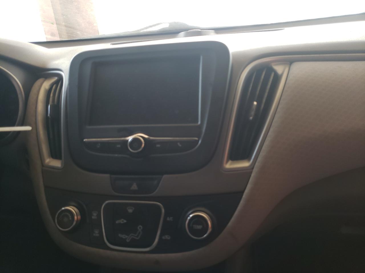 Photo 9 from auction – 2016 CHEVROLET MALIBU LS with VIN 1G1ZB5ST2GF355838