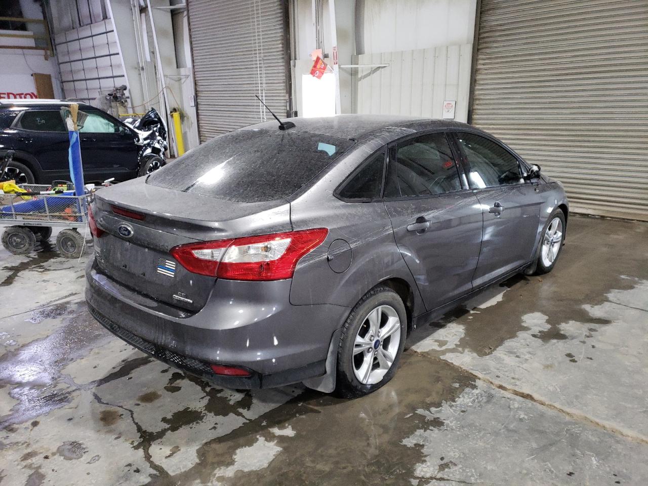 Photo 4 from auction – 2014 FORD FOCUS SE with VIN 1FADP3F24EL138224