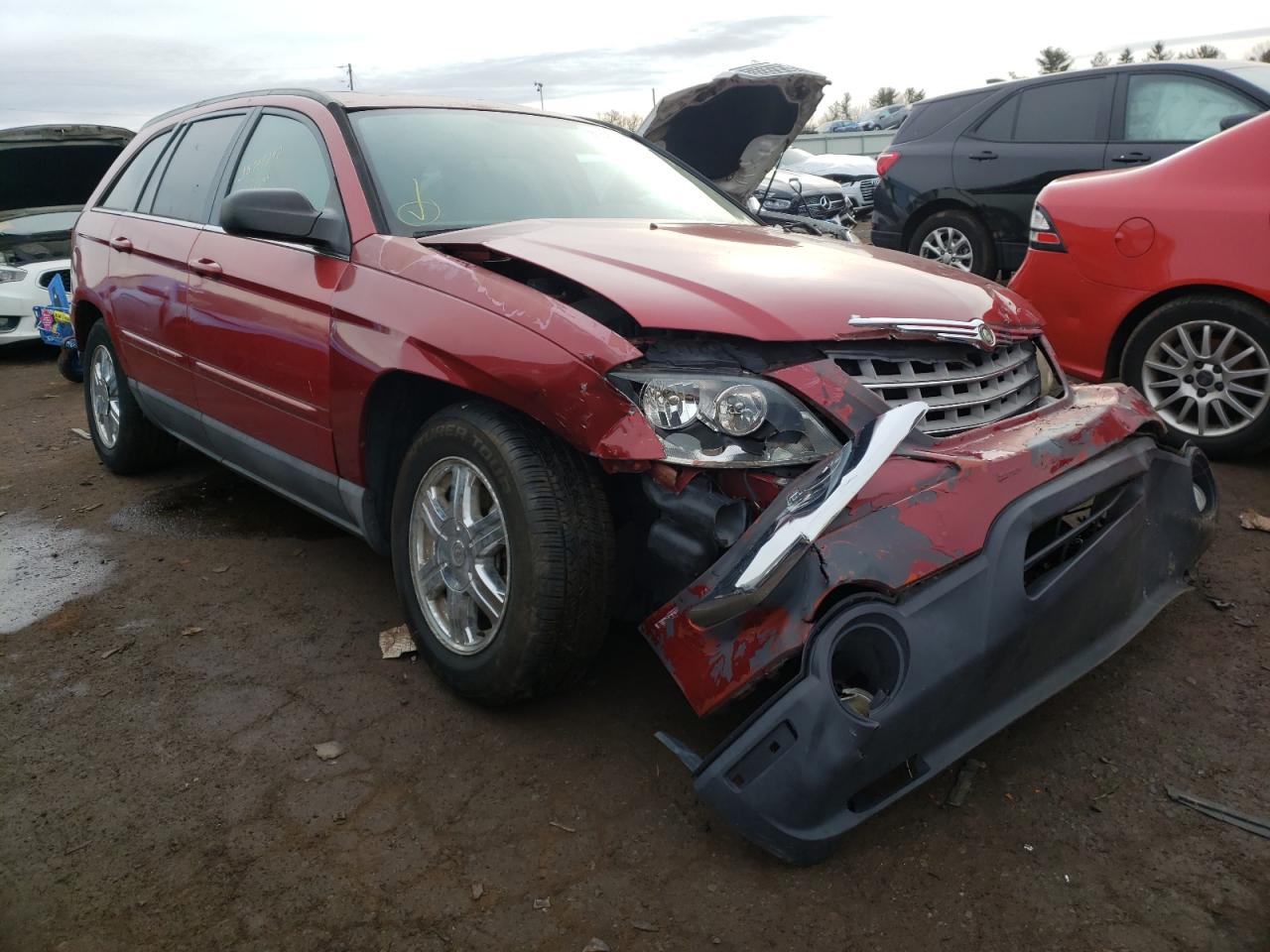 CHRYSLER PACIFICA T 2005 with VIN 2C8GF684X5R568596 - Photo from auction