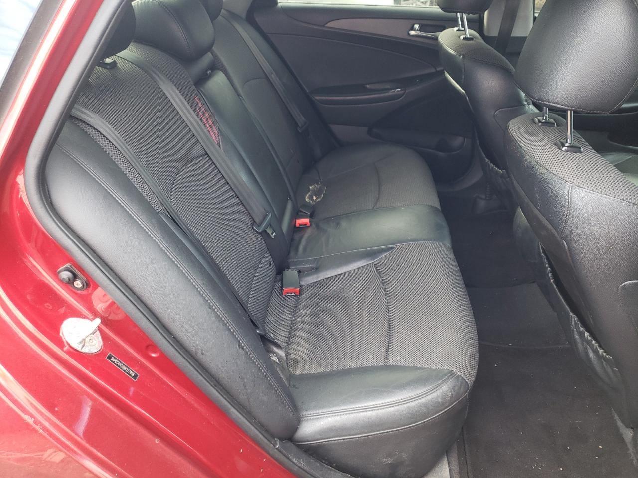 Photo 6 from auction – 2011 HYUNDAI SONATA SE with VIN 5NPEC4ACXBH277998