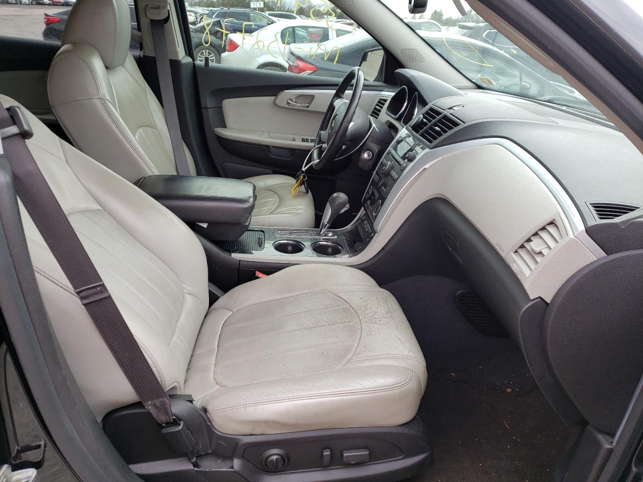 Photo 5 from auction – 2011 CHEVROLET TRAVERSE L with VIN 1GNKRLED8BJ341971