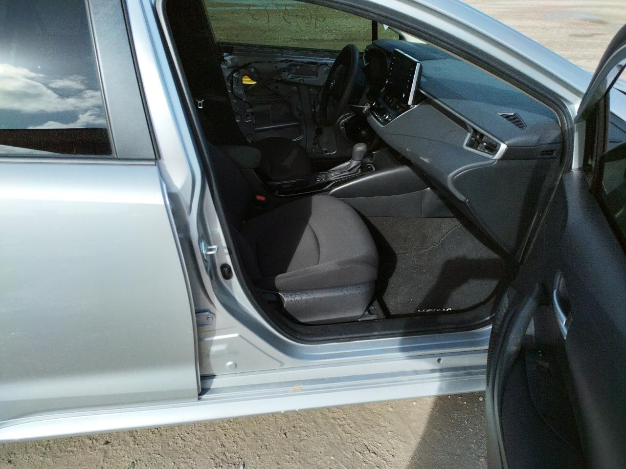 Photo 5 from auction – 2020 TOYOTA COROLLA LE with VIN JTDEPRAE4LJ090963