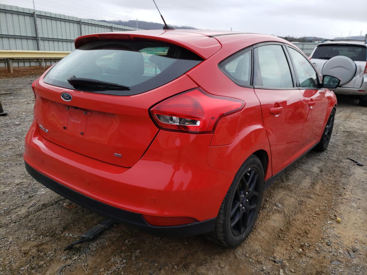 Photo 4 from auction – 2016 FORD FOCUS SE with VIN 1FADP3K27GL393832