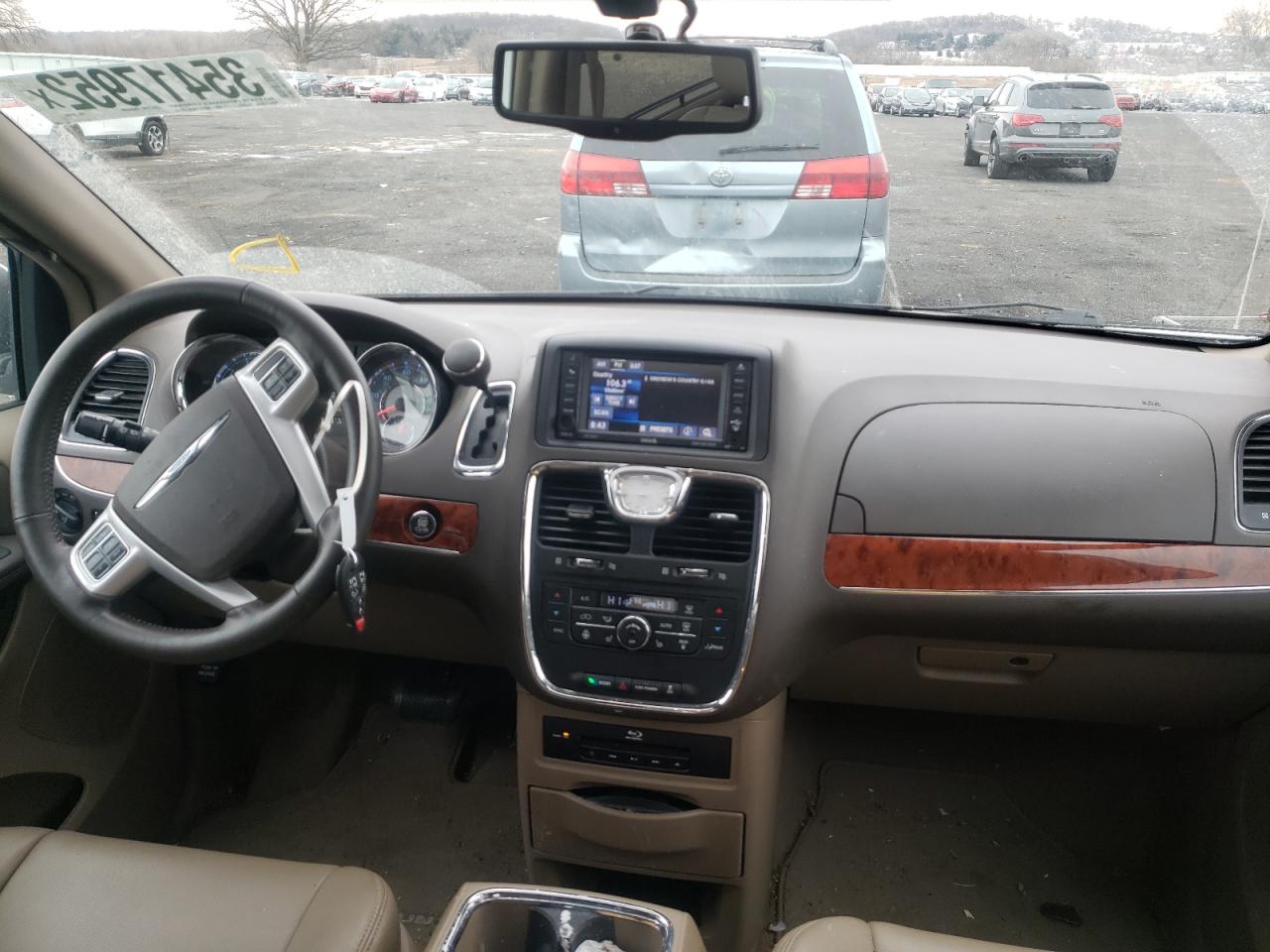 Photo 9 from auction – 2014 CHRYSLER TOWN & COU with VIN 2C4RC1CG8ER303490