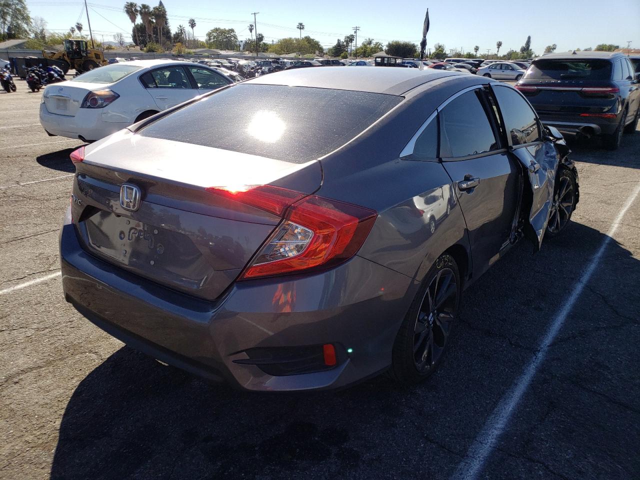 Photo 4 from auction – 2016 HONDA CIVIC LX with VIN 2HGFC2F5XGH532072