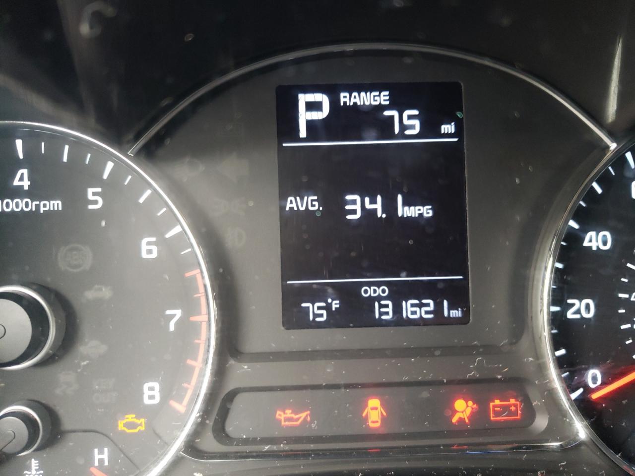 Photo 8 from auction – 2017 KIA FORTE LX with VIN 3KPFK4A70HE079759