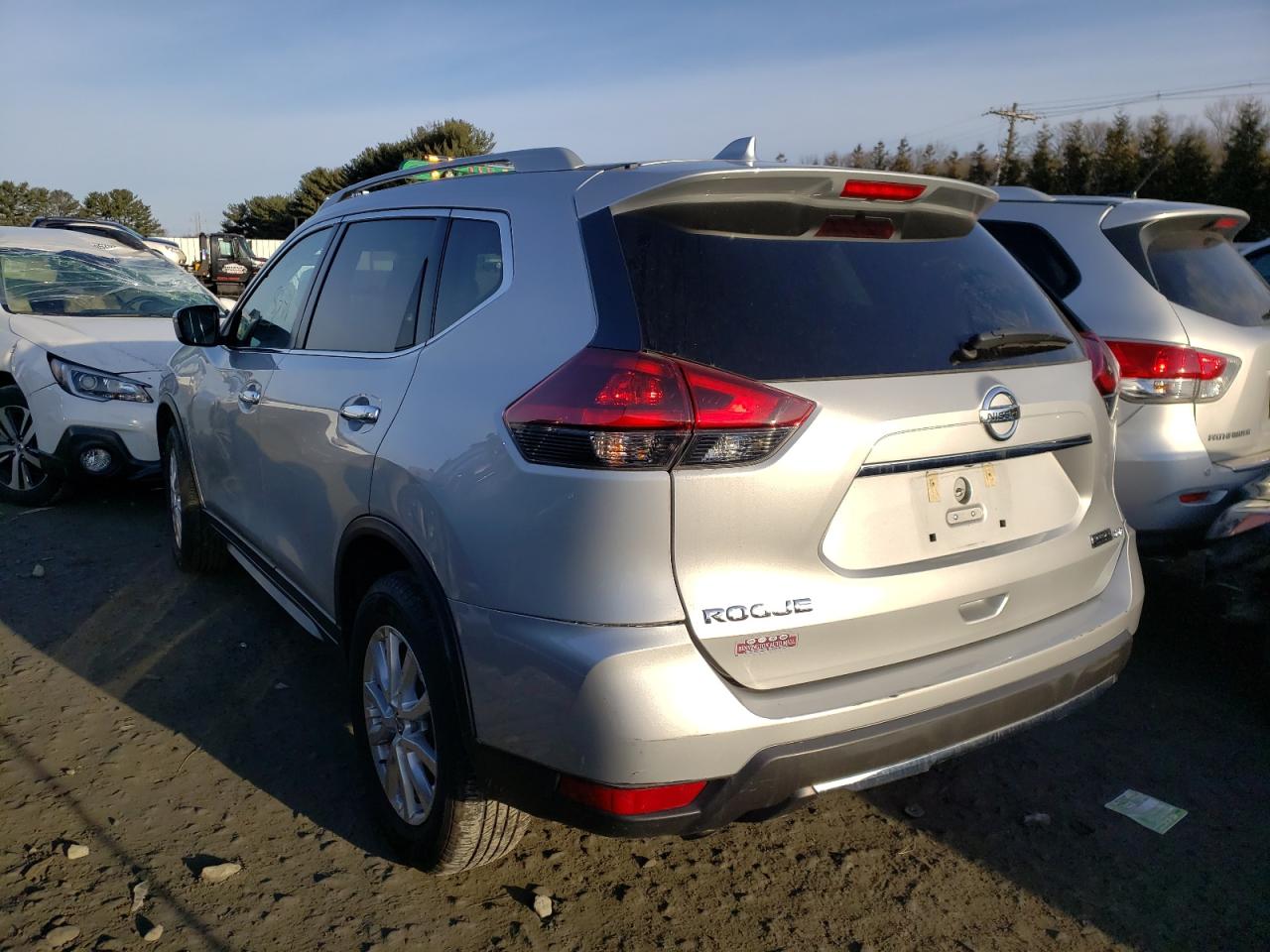 Photo 3 from auction – 2019 NISSAN ROGUE S with VIN 5N1AT2MV2KC784353
