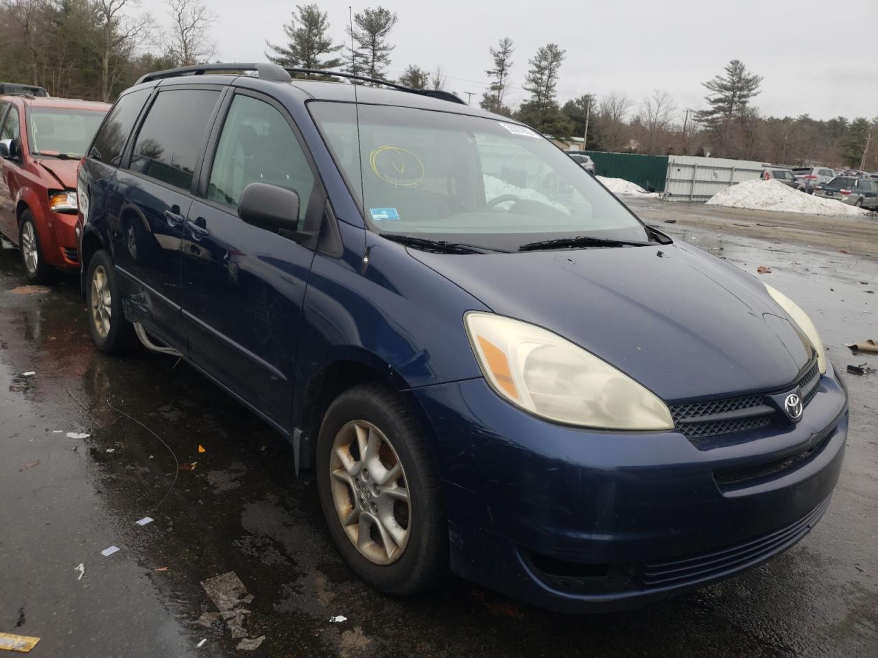 TOYOTA SIENNA LE 2004 with VIN 5TDBA23C14S014550 - Photo from auction