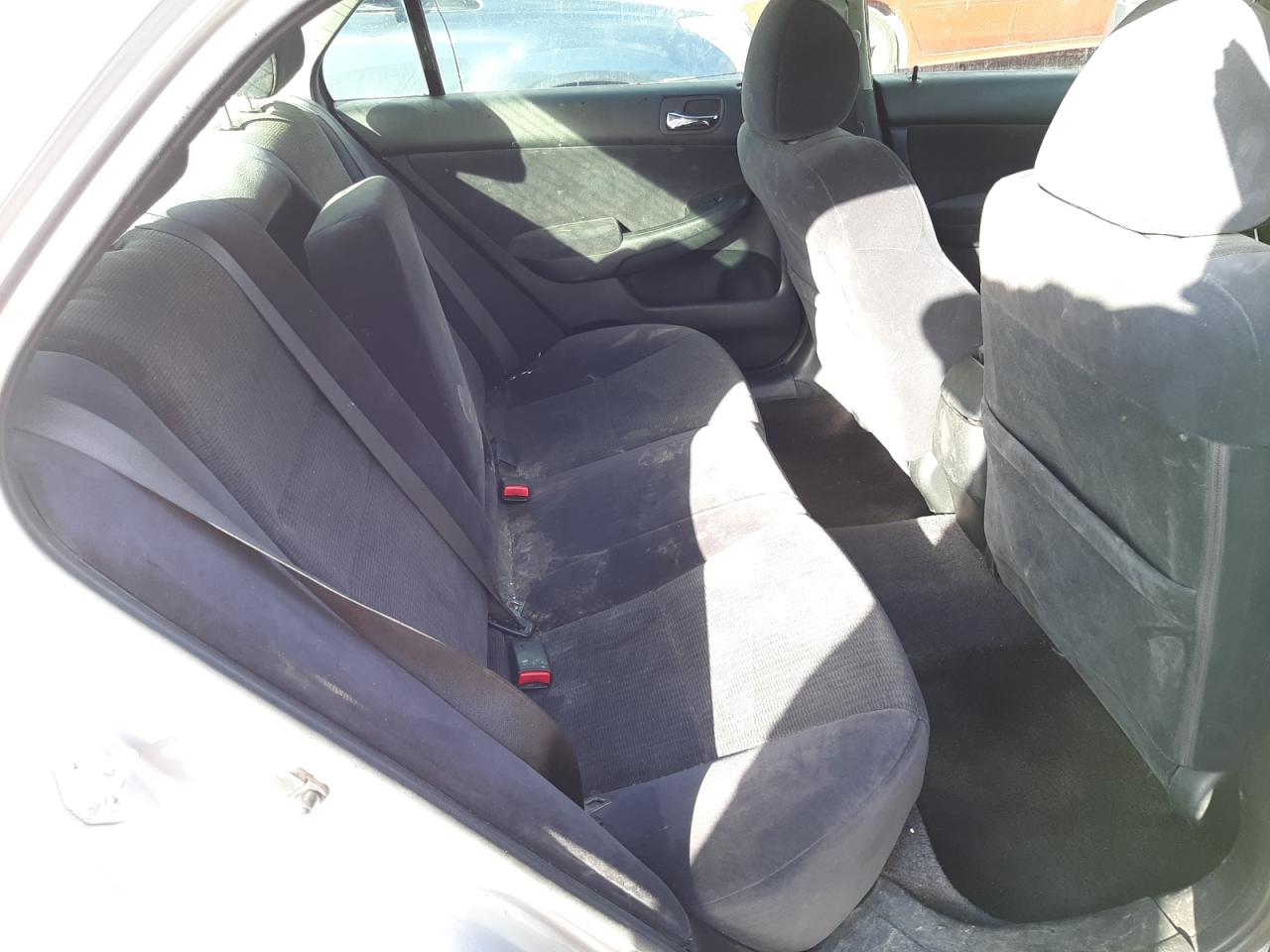 Photo 6 from auction – 2004 HONDA ACCORD LX with VIN JHMCM56334C004045