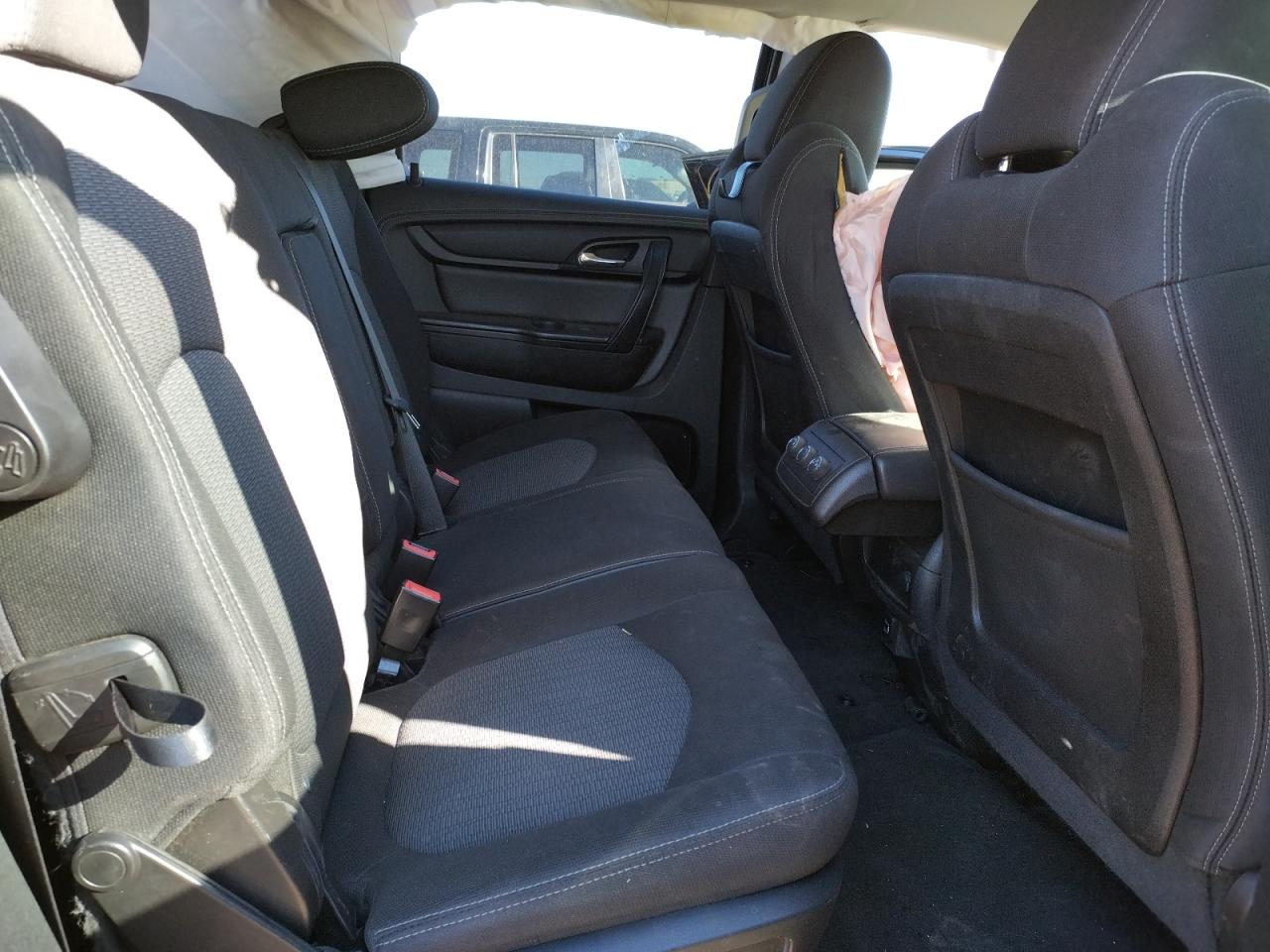 Photo 6 from auction – 2017 CHEVROLET TRAVERSE L with VIN 1GNKVGKD9HJ264107