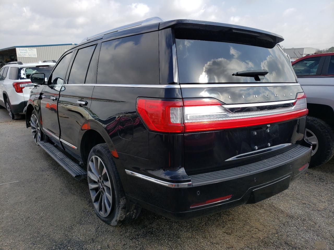 Photo 3 from auction – 2019 LINCOLN NAVIGATOR with VIN 5LMJJ2HT5KEL14625