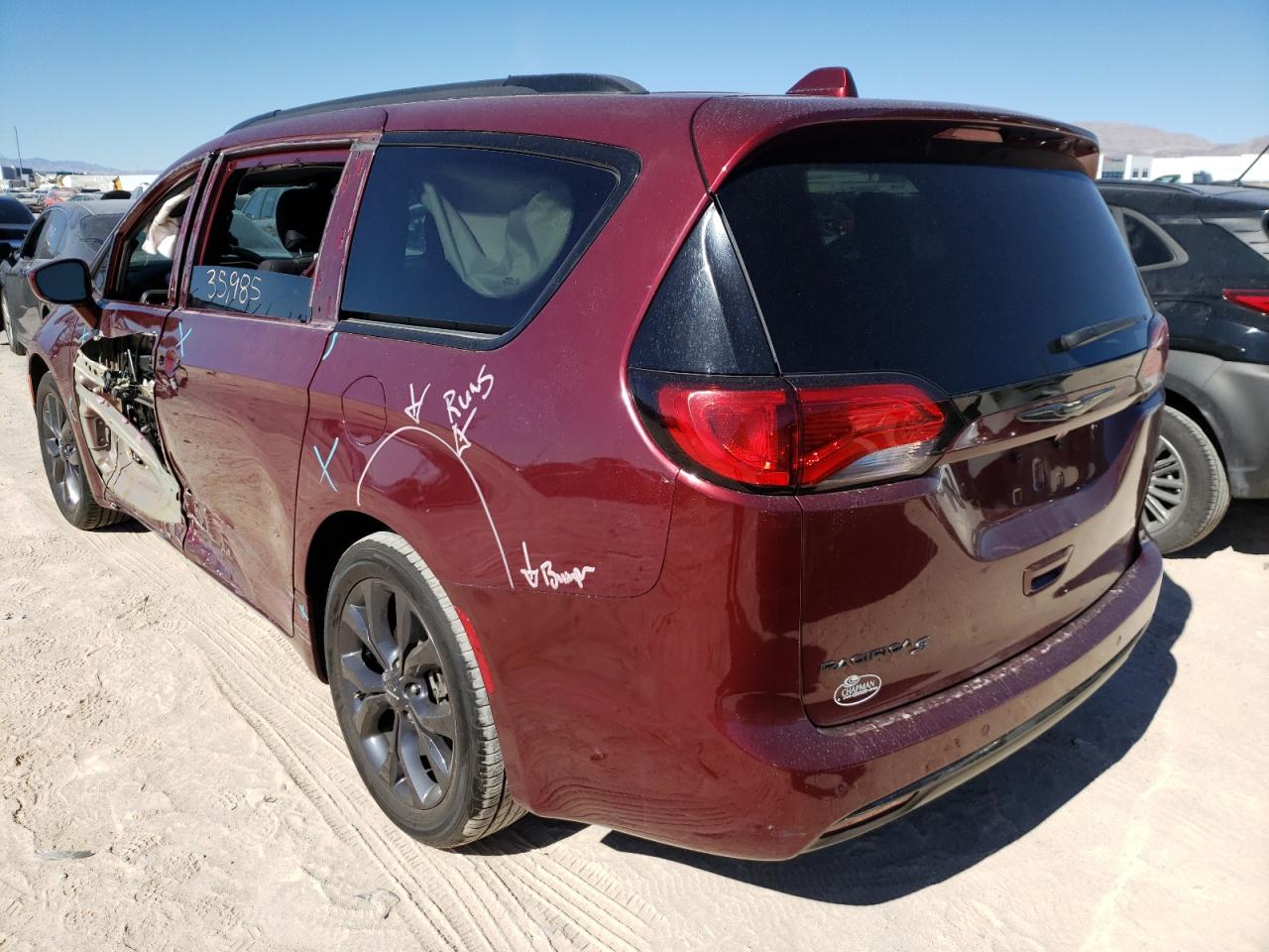 Photo 3 from auction – 2019 CHRYSLER PACIFICA T with VIN 2C4RC1FG7KR638618