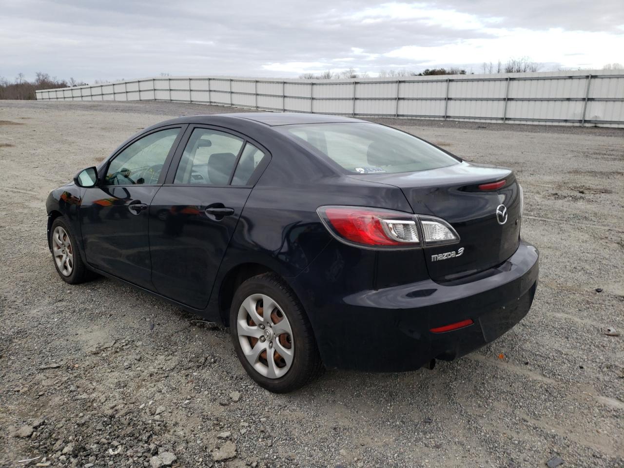 Photo 3 from auction – 2013 MAZDA 3 I with VIN JM1BL1TG3D1748031