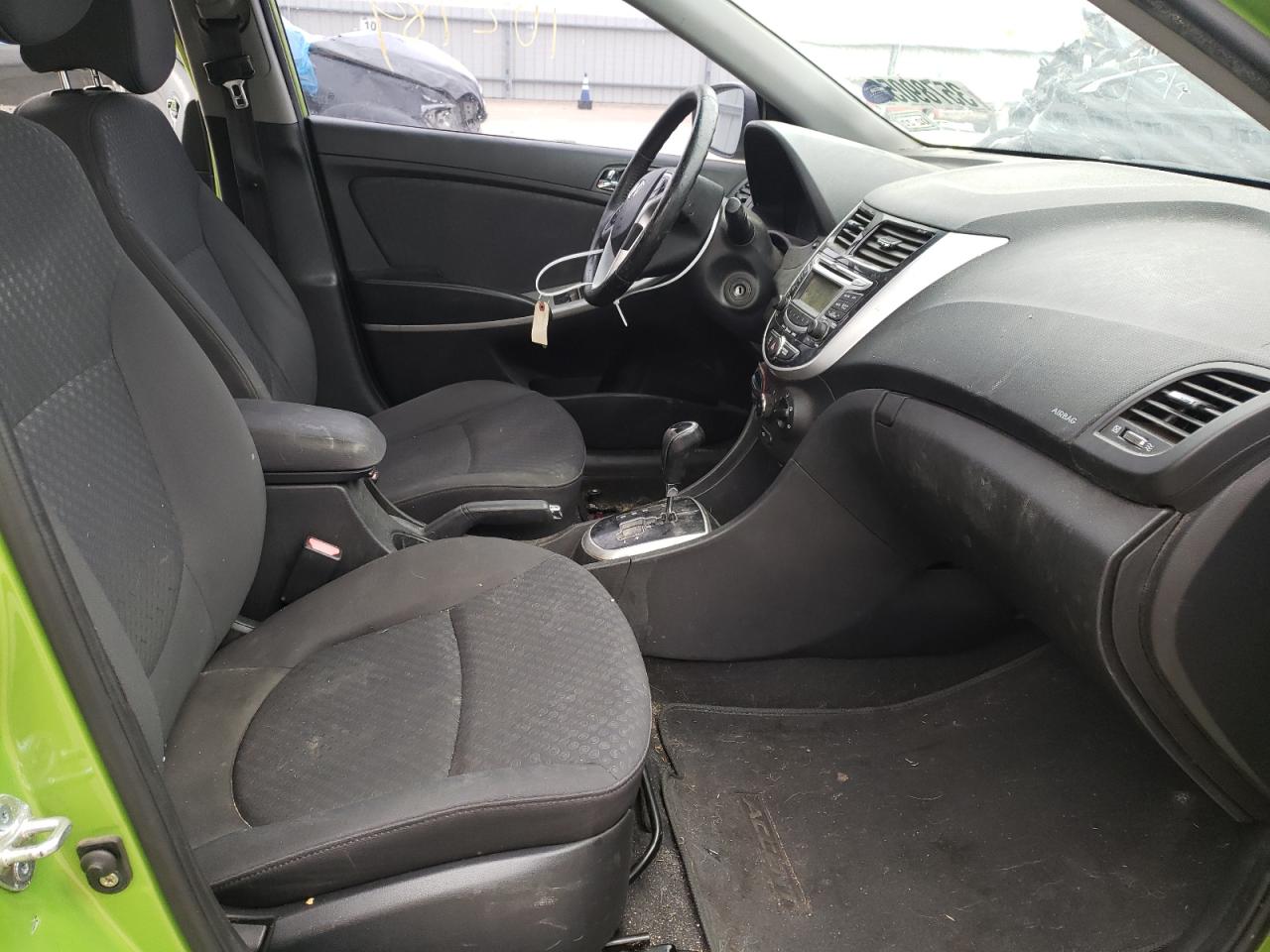 Photo 5 from auction – 2012 HYUNDAI ACCENT GLS with VIN KMHCU5AE7CU056812