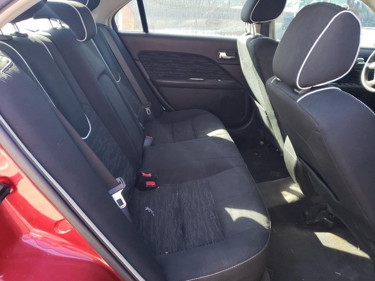 Photo 6 from auction – 2011 FORD FUSION SE with VIN 3FAHP0HG7BR217652