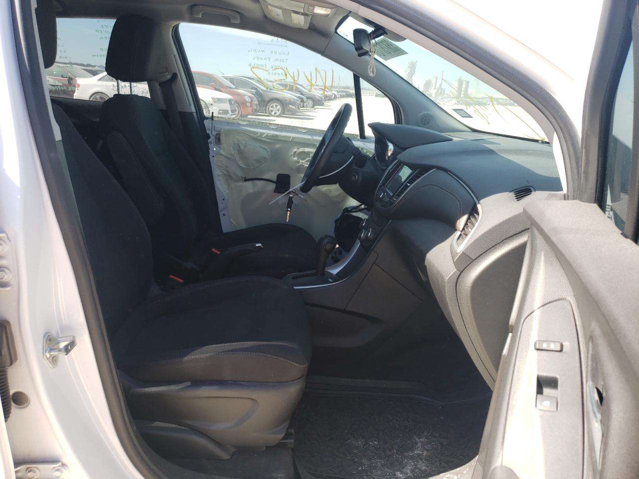 Photo 5 from auction – 2018 CHEVROLET TRAX LS with VIN 3GNCJKSB2JL367899