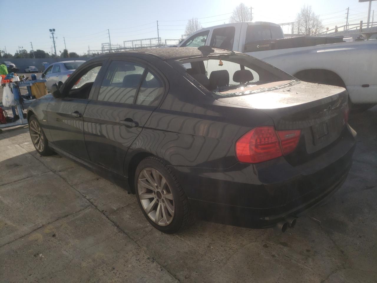 Photo 3 from auction – 2011 BMW 328 I with VIN WBAPH7C59BE678515