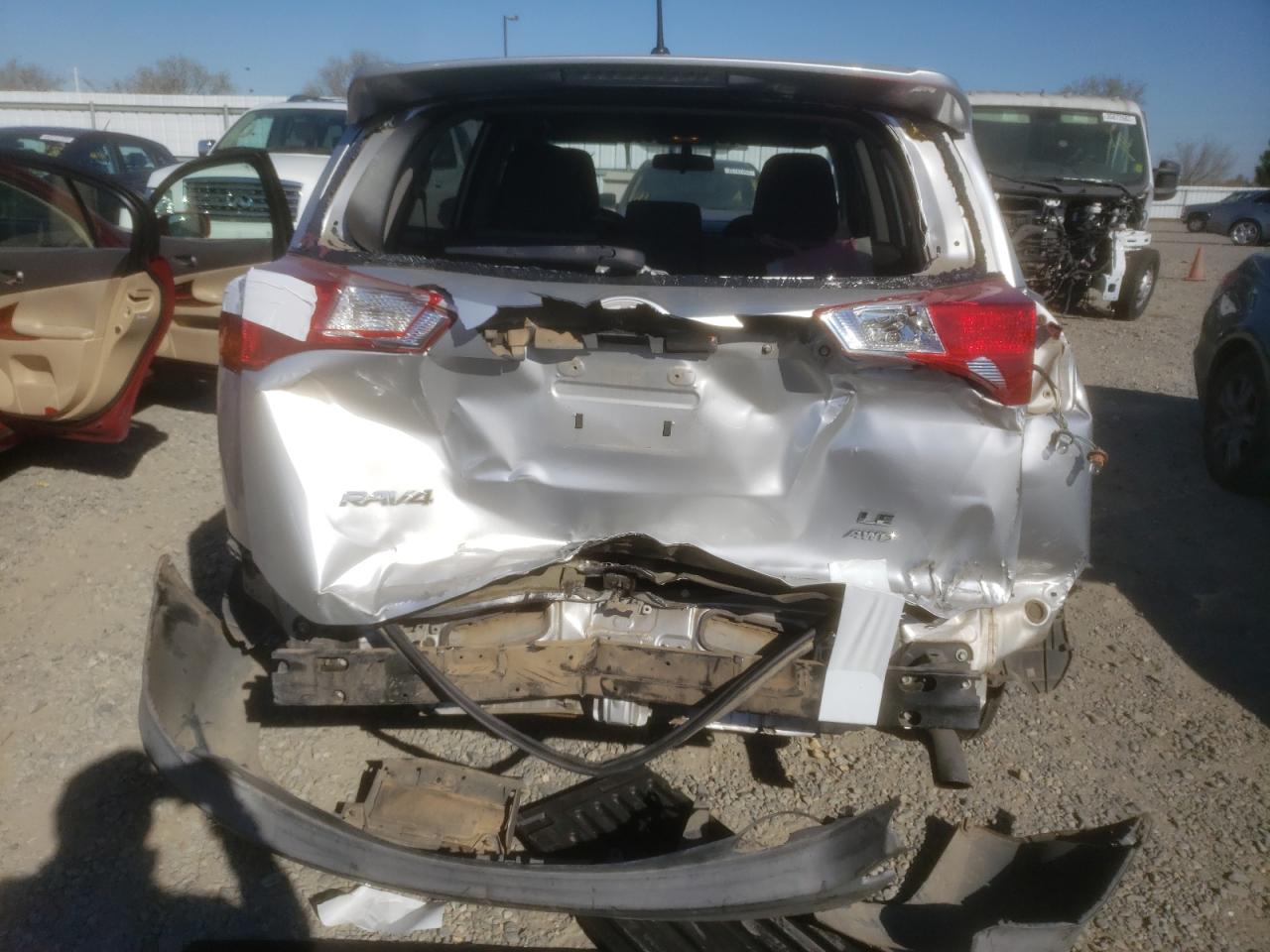 Photo 9 from auction – 2014 TOYOTA RAV4 LE with VIN 2T3BFREV7EW145586