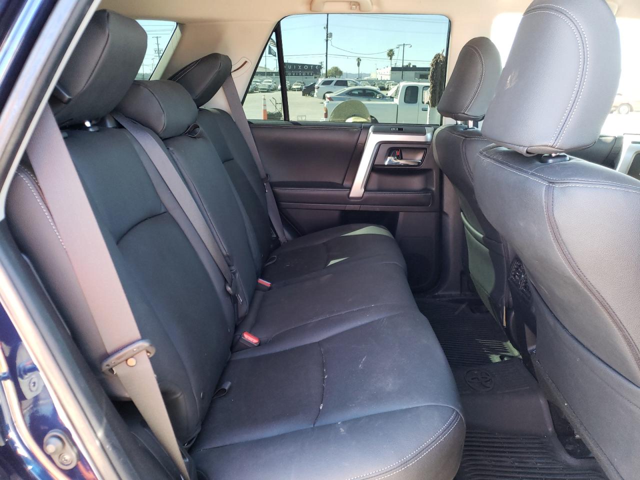 Photo 6 from auction – 2020 TOYOTA 4RUNNER SR with VIN JTEBU5JRXL5811850