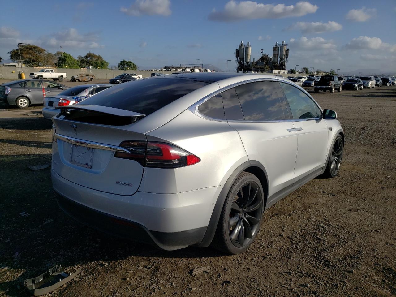 Photo 4 from auction – 2018 TESLA MODEL X with VIN 5YJXCBE47JF118644