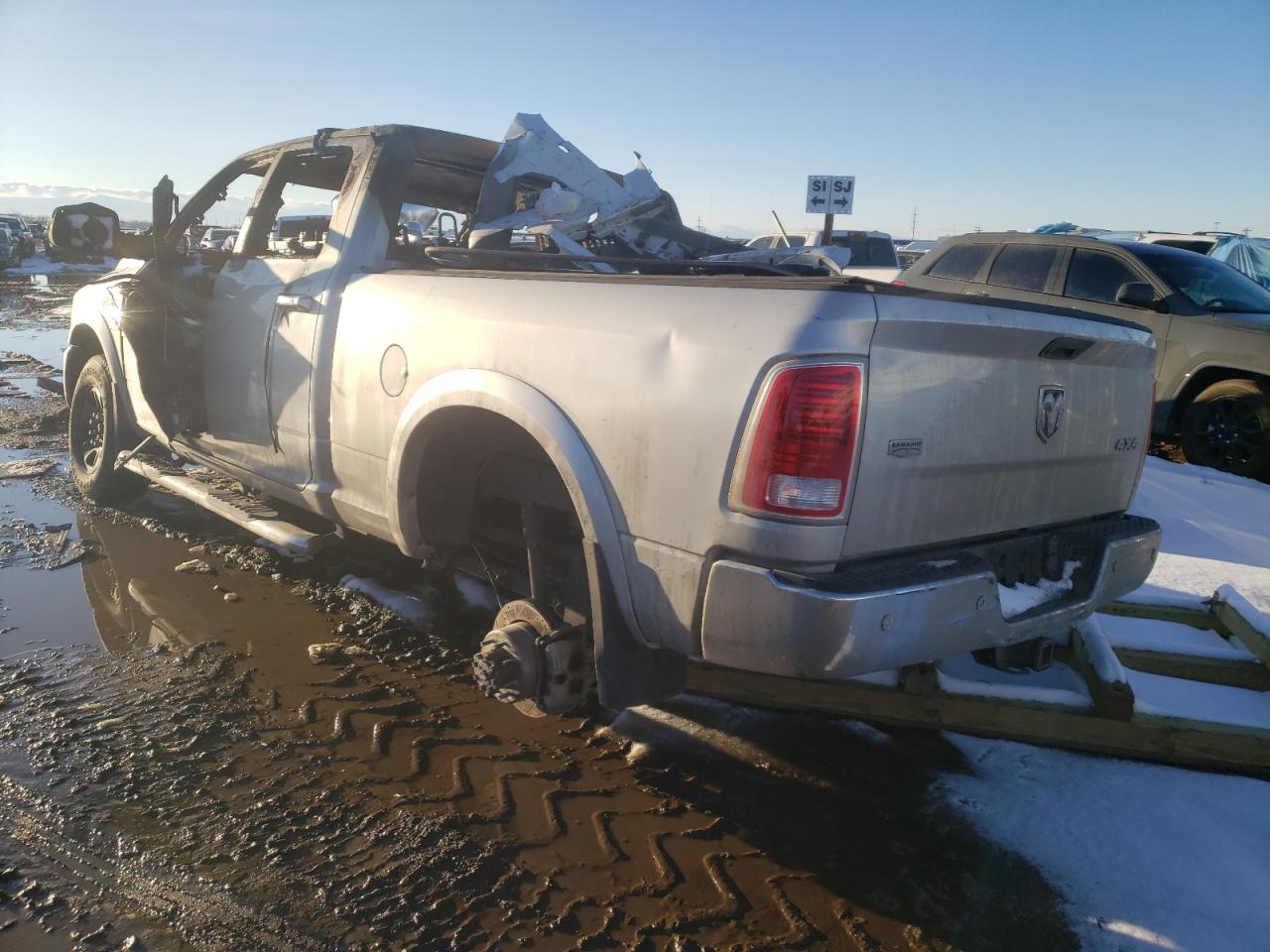 Photo 3 from auction – 2017 RAM 2500 LARAM with VIN 3C6UR5FL4HG588263