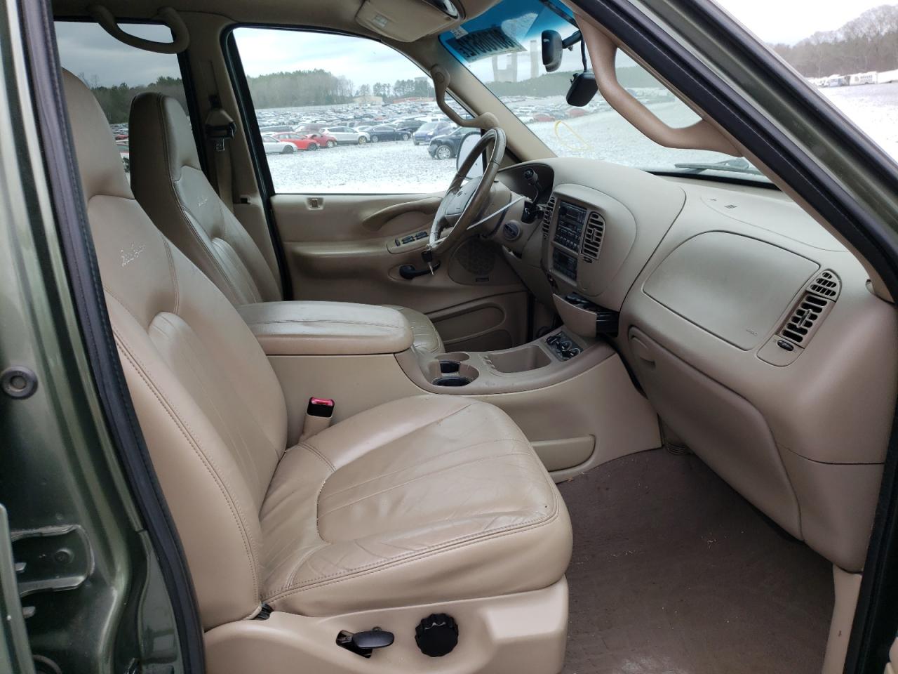 Photo 5 from auction – 2000 FORD EXPEDITION with VIN 1FMRU17LXYLA08565