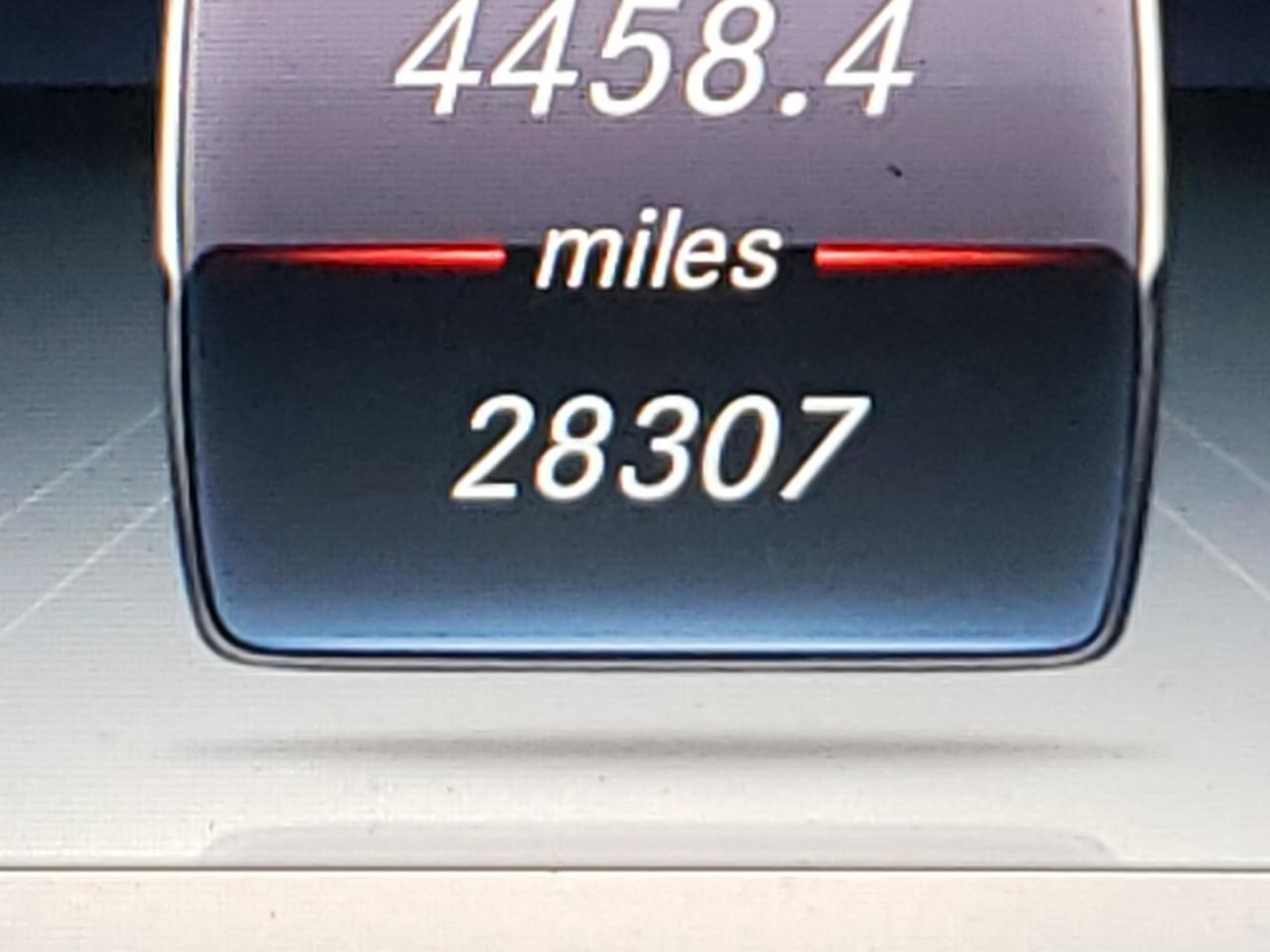 Photo 8 from auction – 2019 MERCEDES-BENZ E 300 with VIN WDDZF4JB3KA516613