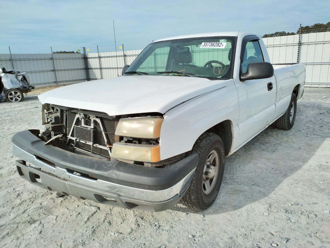 Фото 2 с аукциона – 2004 CHEVROLET SILVERADO с VIN 1GCEC14T64E216449