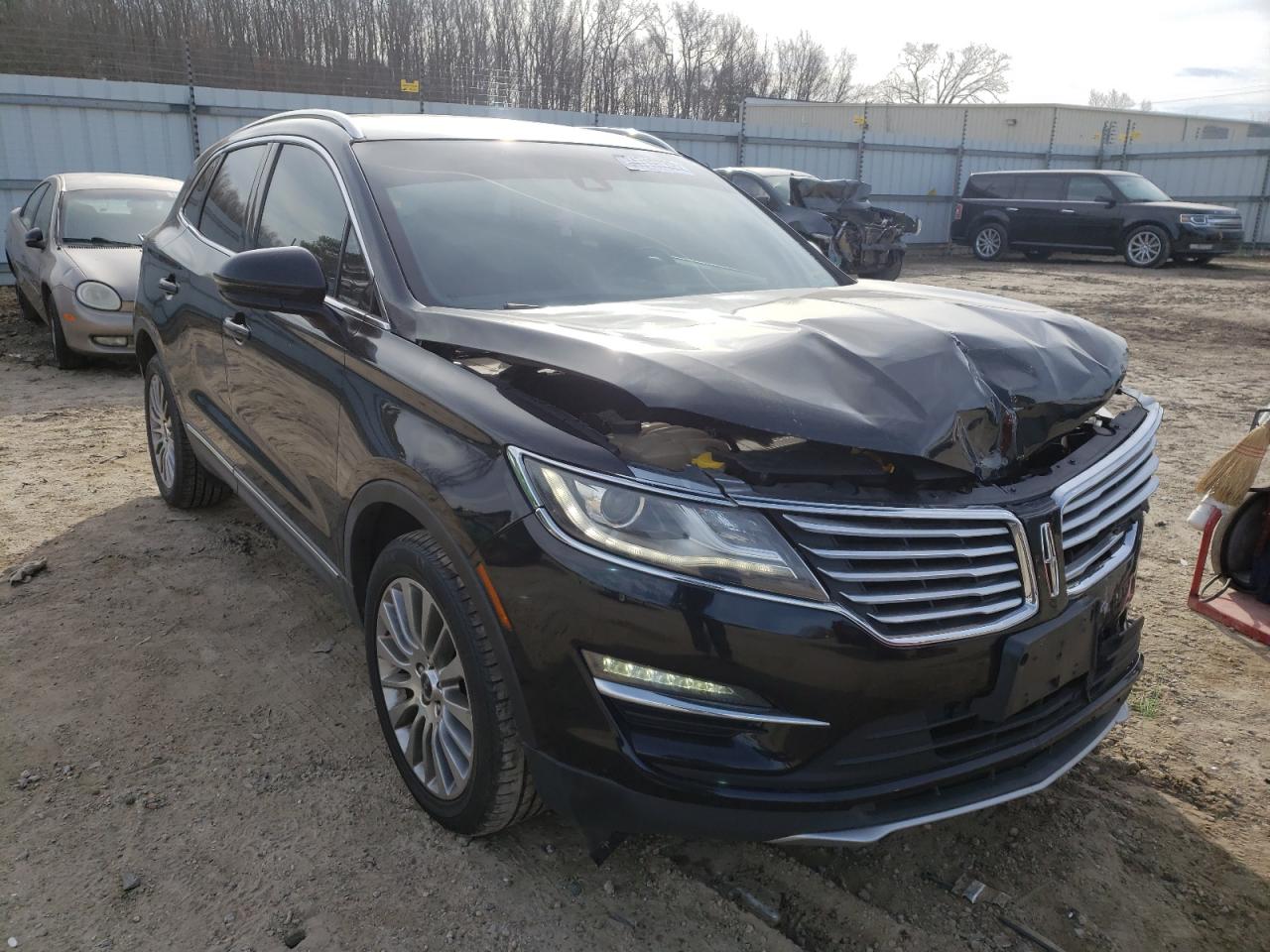 LINCOLN MKC RESERV 2016 with VIN 5LMCJ3D98GUJ15400 - Photo from auction