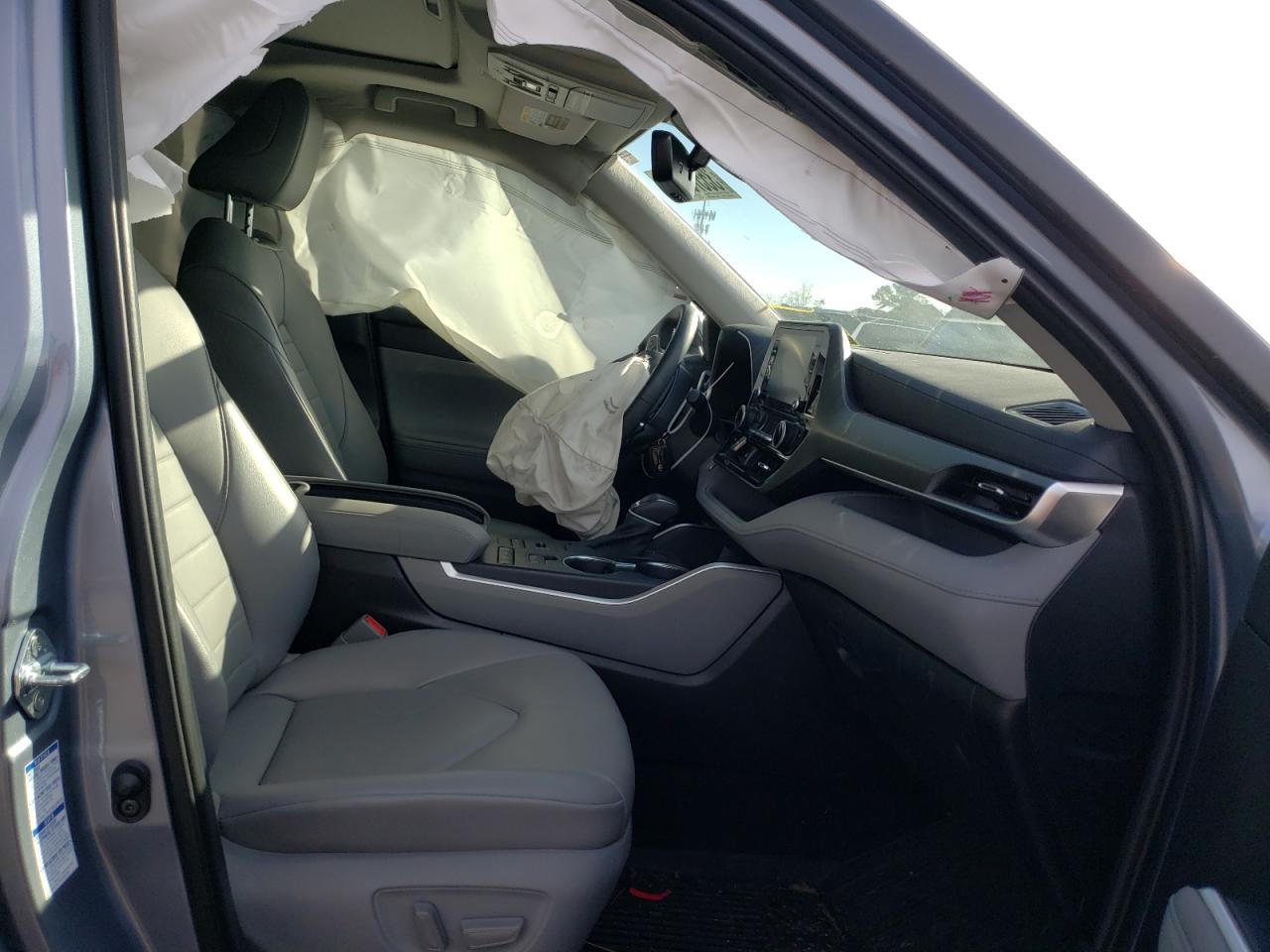 Photo 5 from auction – 2021 TOYOTA HIGHLANDER with VIN 5TDGZRBH4MS077596