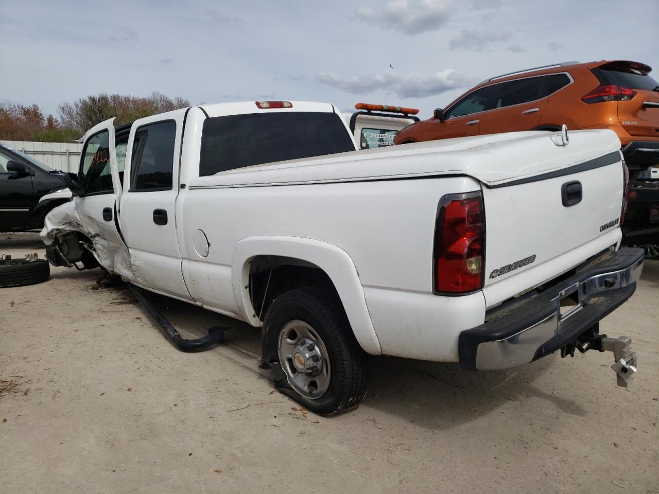 Photo 3 from auction – 2005 CHEVROLET SILVERADO with VIN 1GCHC23255F905020