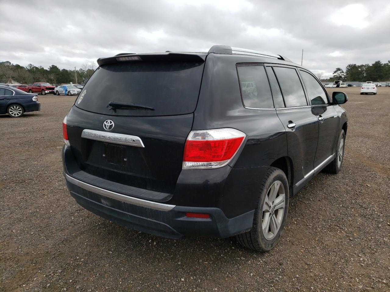 Photo 4 from auction – 2013 TOYOTA HIGHLANDER with VIN 5TDYK3EH4DS096022