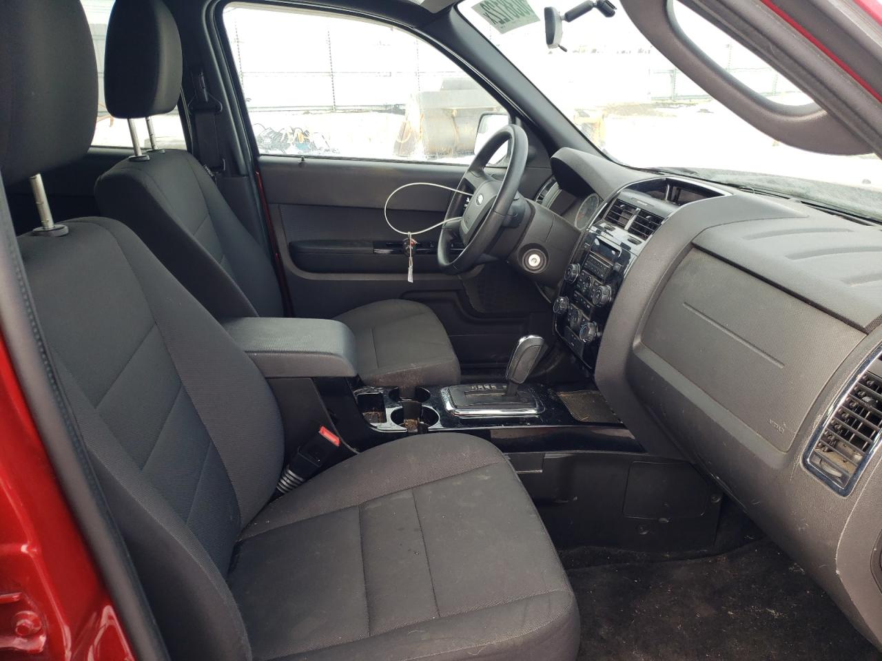 Photo 5 from auction – 2011 FORD ESCAPE XLT with VIN 1FMCU0DG3BKB93966