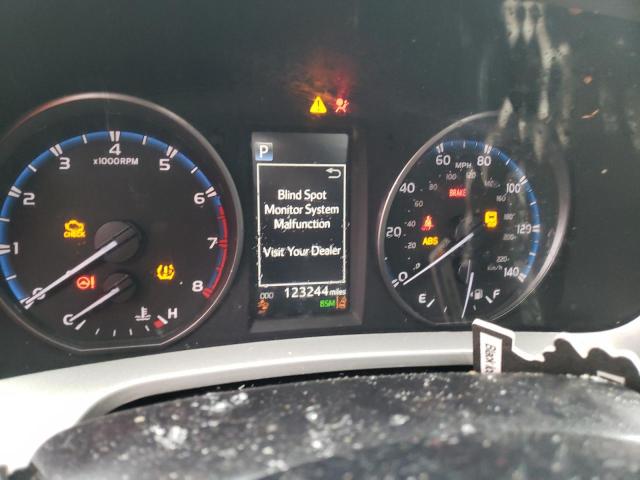 Photo 8 from auction – 2017 TOYOTA RAV4 XLE with VIN 2T3RFREV4HW667594